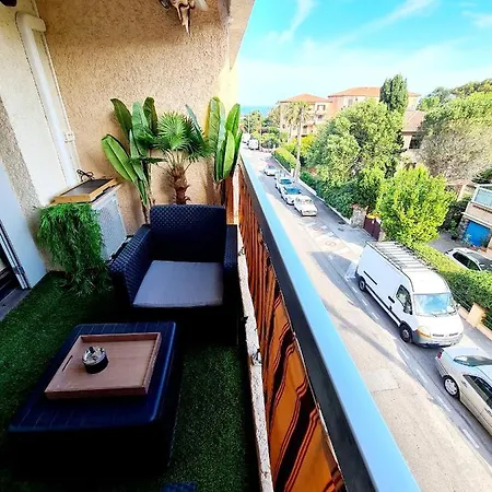Apartment Climatise Design Au Coeur De St-aygulf A 200 Metres La