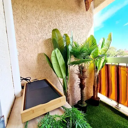Apartment Climatise Design Au Coeur De St-aygulf A 200 Metres La